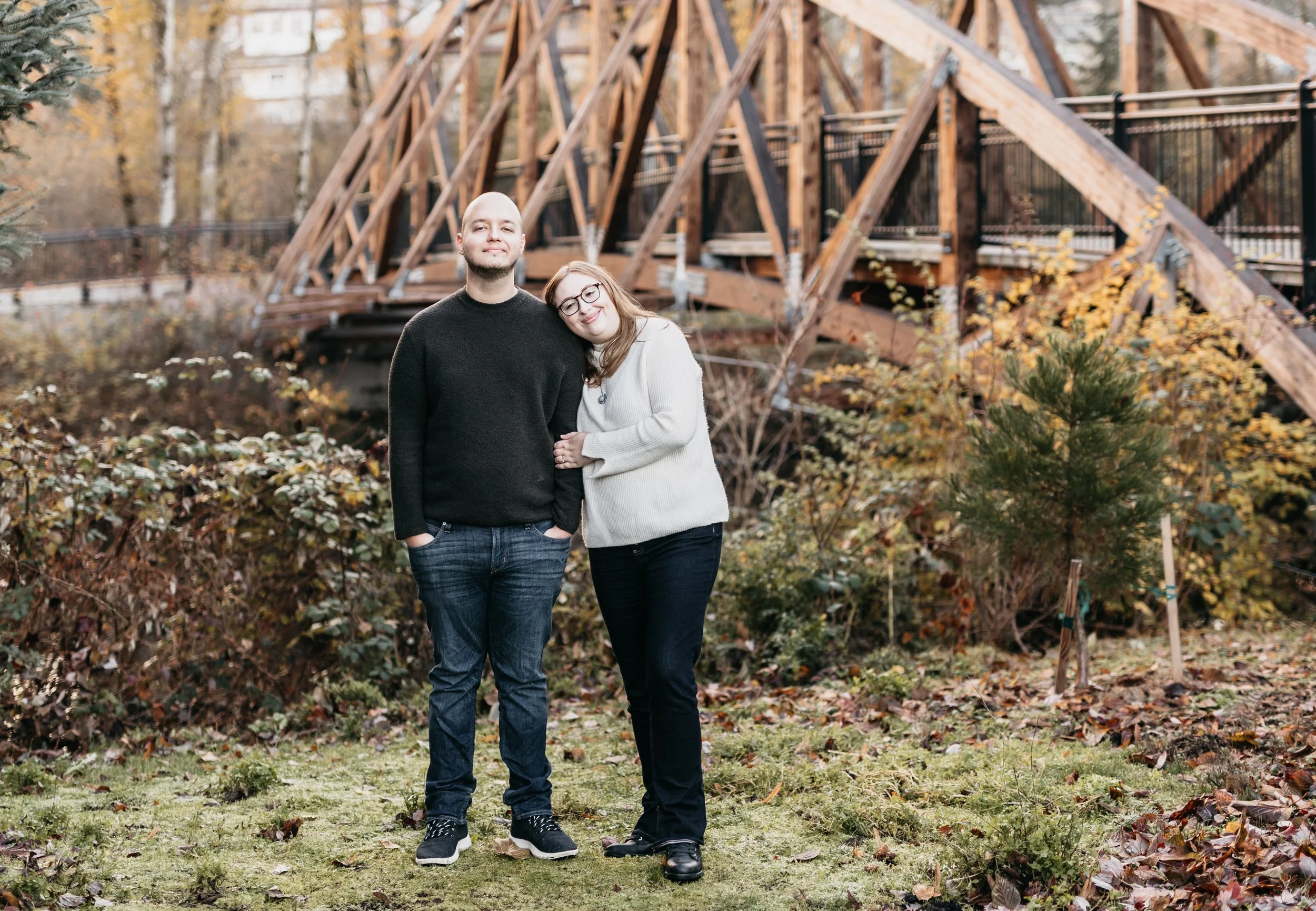Couple enjoys a photoshoot together at Bothell Landing Park in Bothell, WA