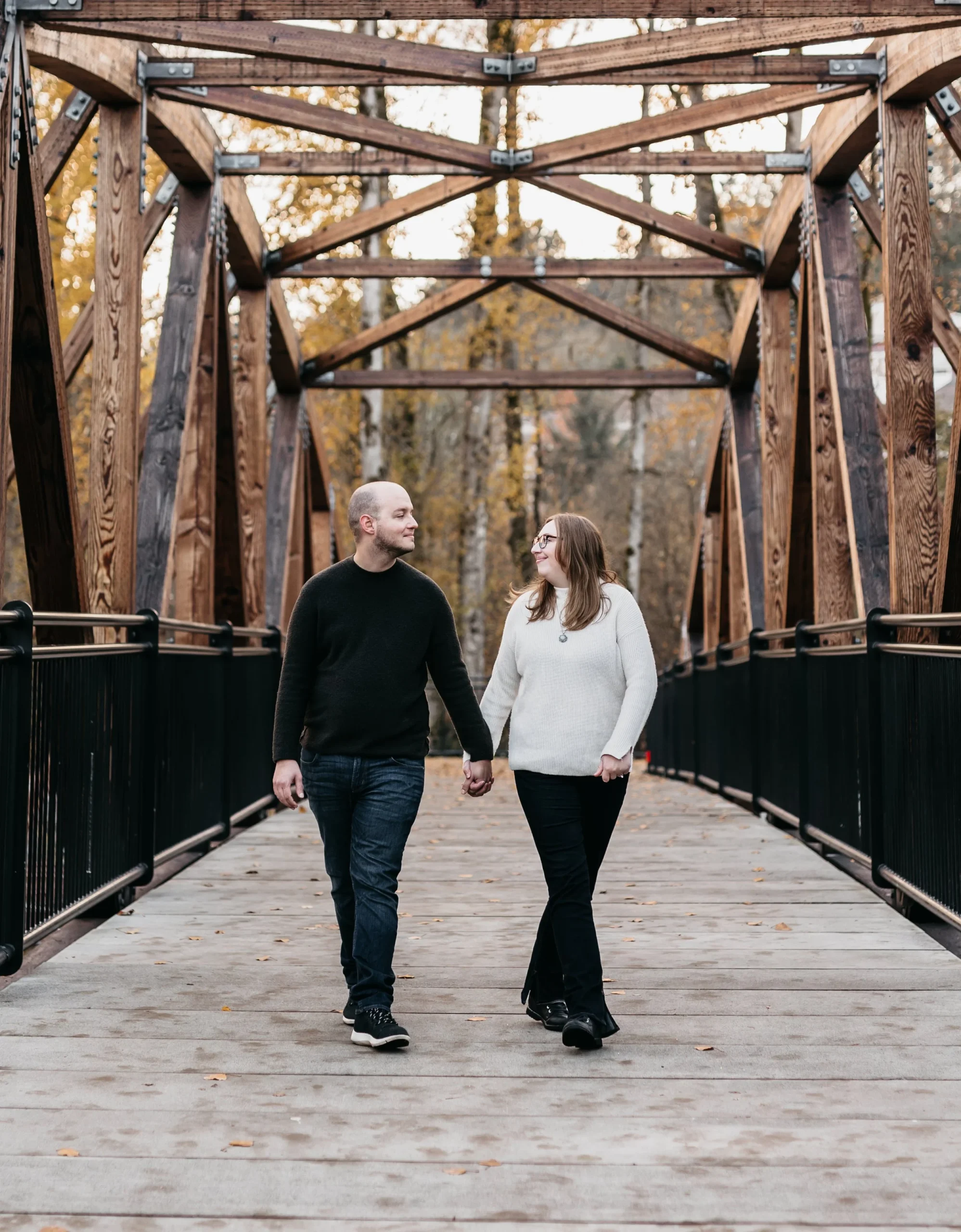 Couple enjoys a photoshoot together at Bothell Landing Park in Bothell, WA