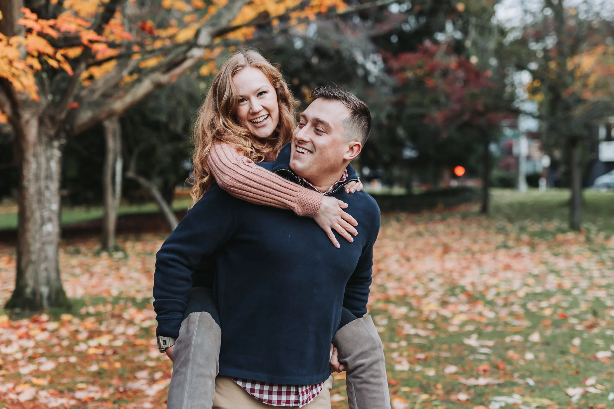 Couple engagement photoshoot at Greenlake Park in Seattle, WA